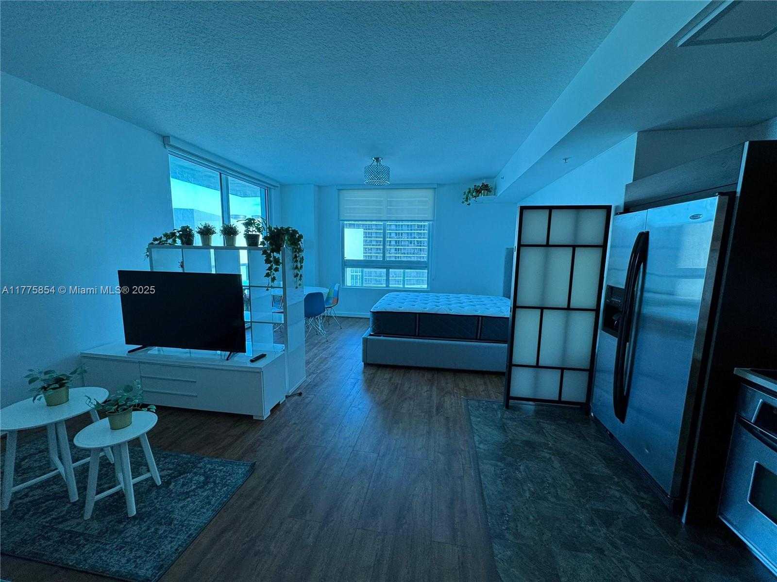 Small Image of 1900 NORTH BAYSHORE DR #4005, Miami Number 6
