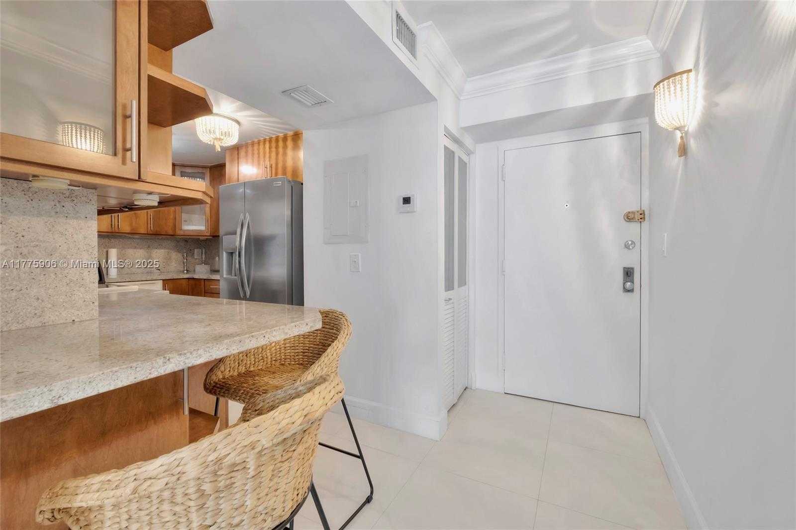 Small Image of 2401 COLLINS AVE #1805, Miami Beach Number 20