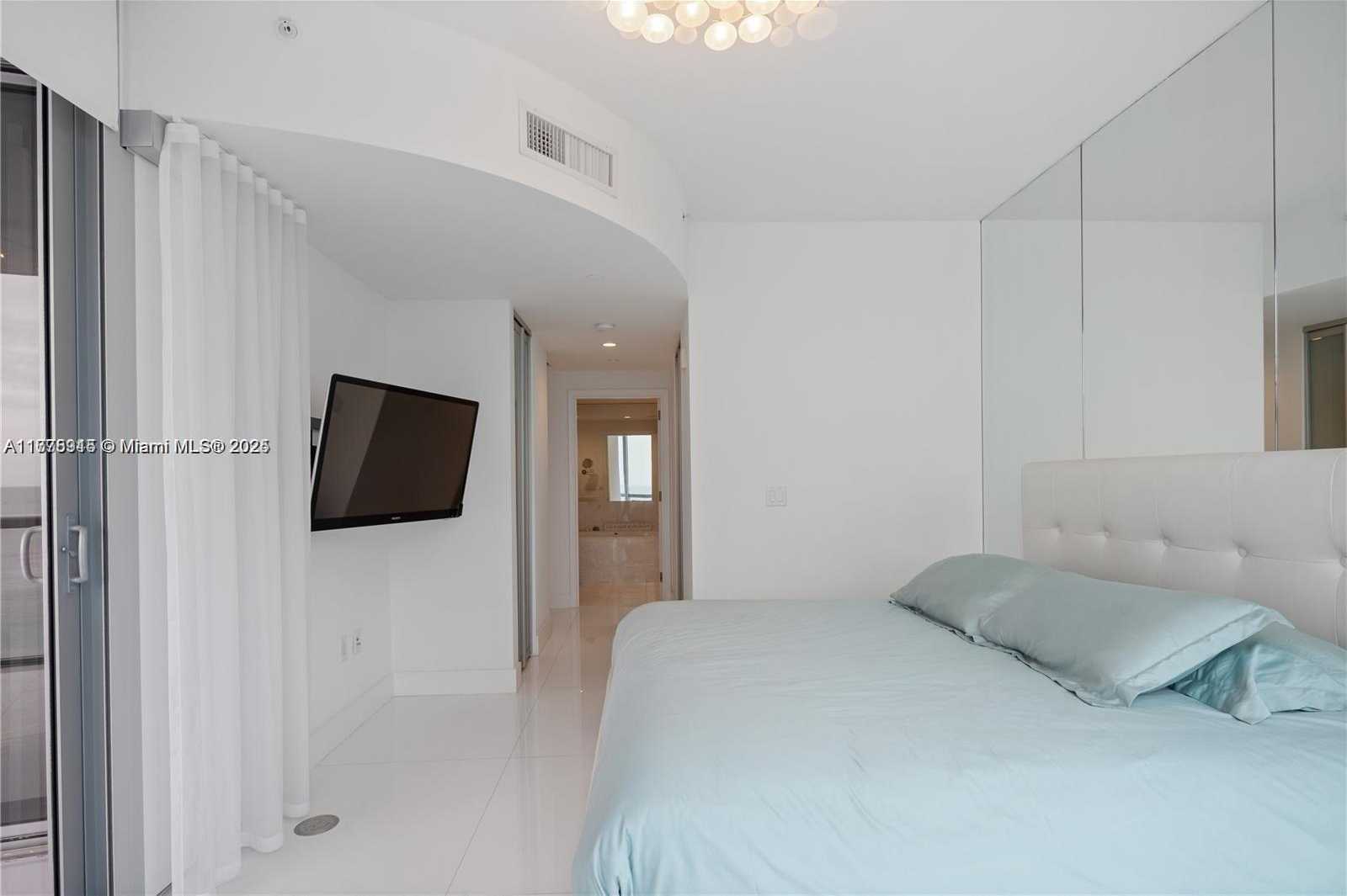 Small Image of 17121 COLLINS AVE #1703, Sunny Isles Beach Number 12