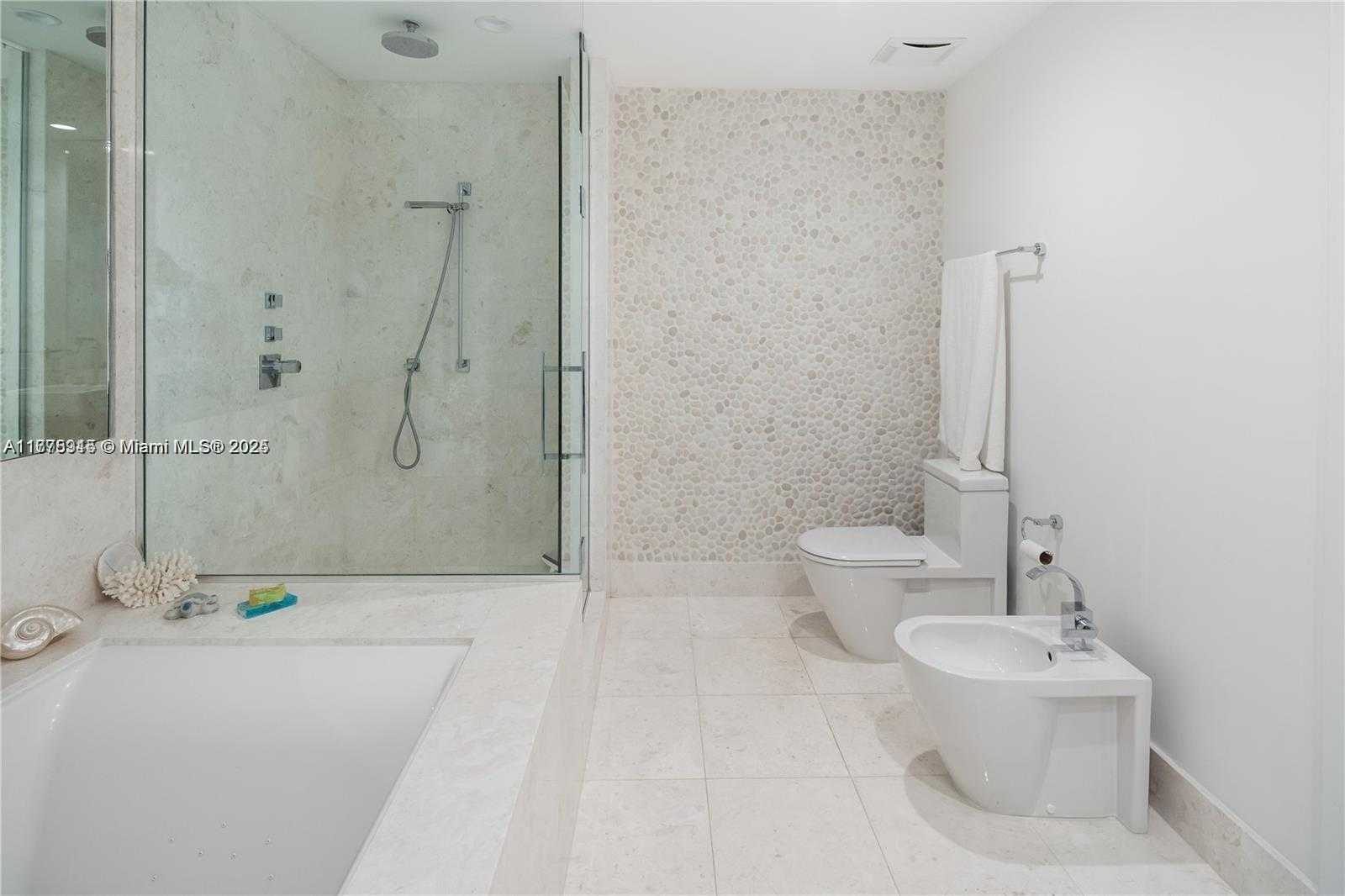 Small Image of 17121 COLLINS AVE #1703, Sunny Isles Beach Number 16