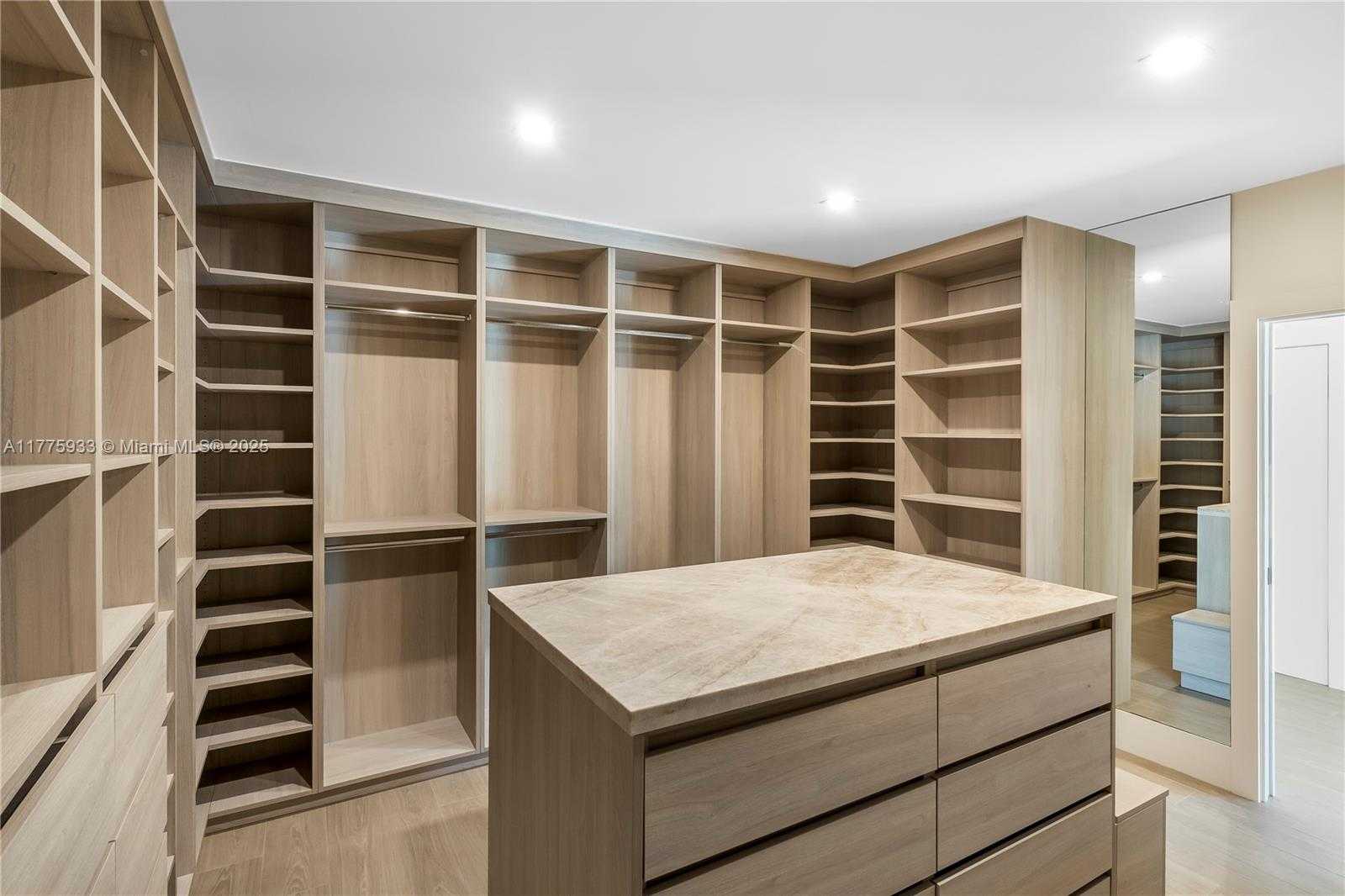 Small Image of 1107 ALFONSO AVE, Coral Gables Number 19