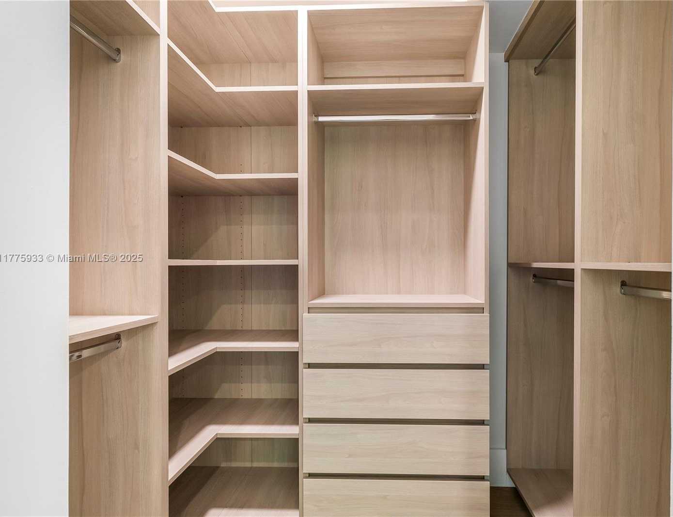 Small Image of 1107 ALFONSO AVE, Coral Gables Number 27