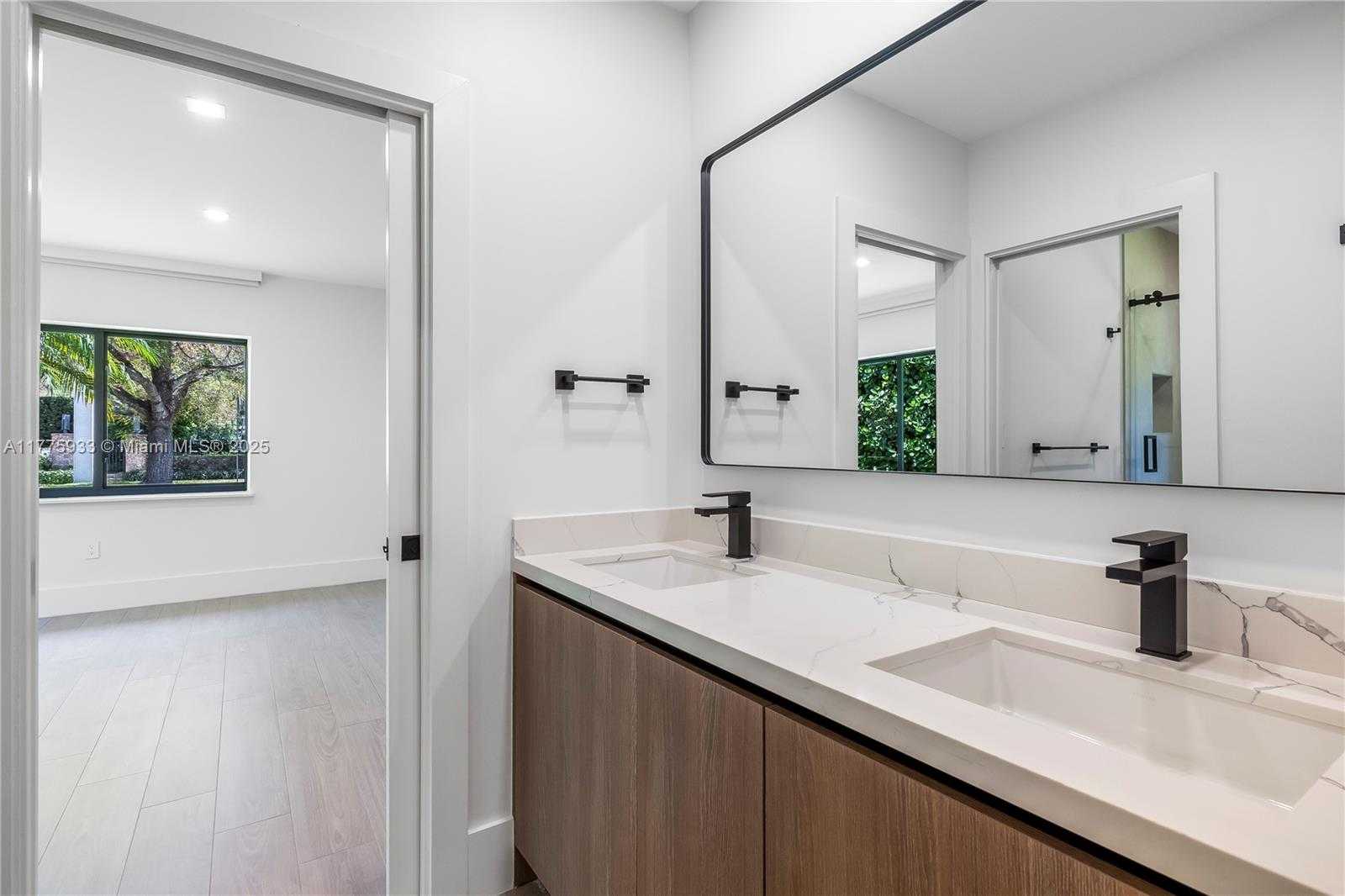 Small Image of 1107 ALFONSO AVE, Coral Gables Number 28