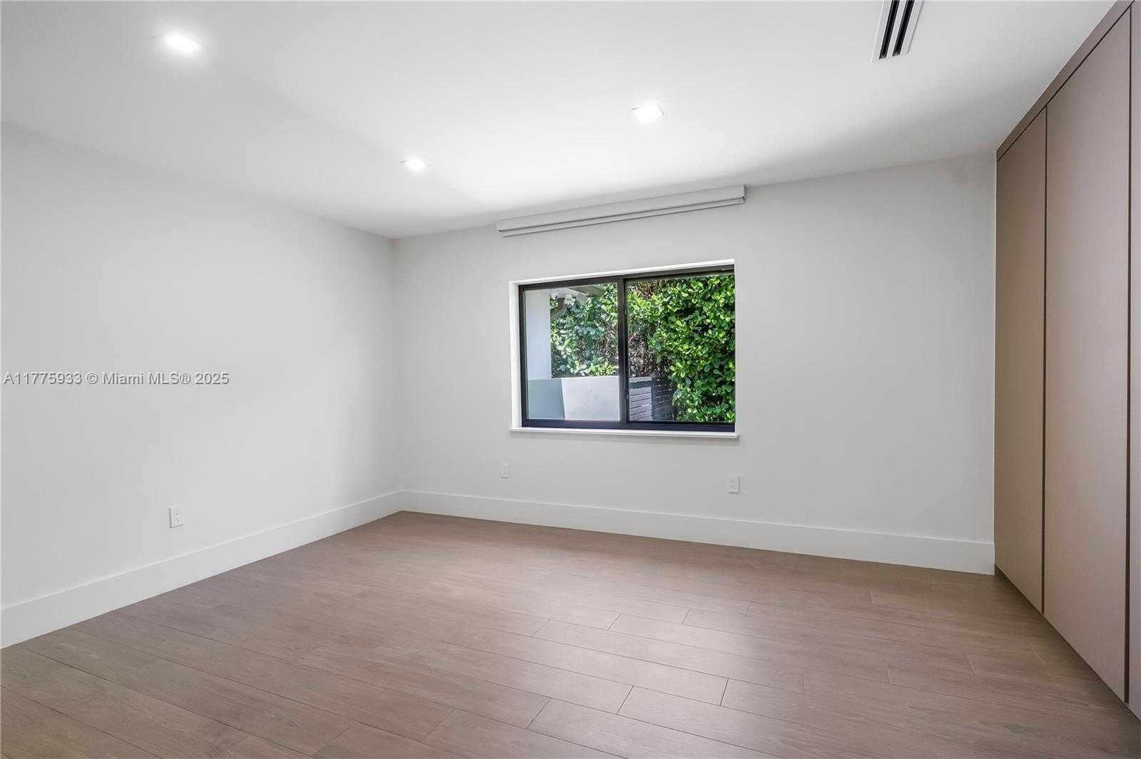 Small Image of 1107 ALFONSO AVE, Coral Gables Number 29