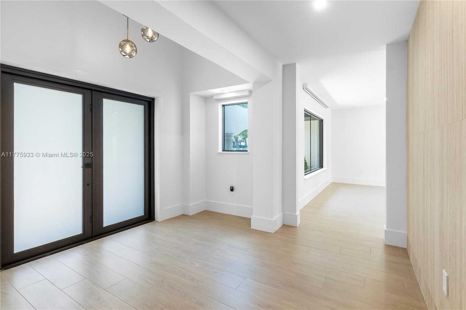 Small Image of 1107 ALFONSO AVE, Coral Gables Number 3