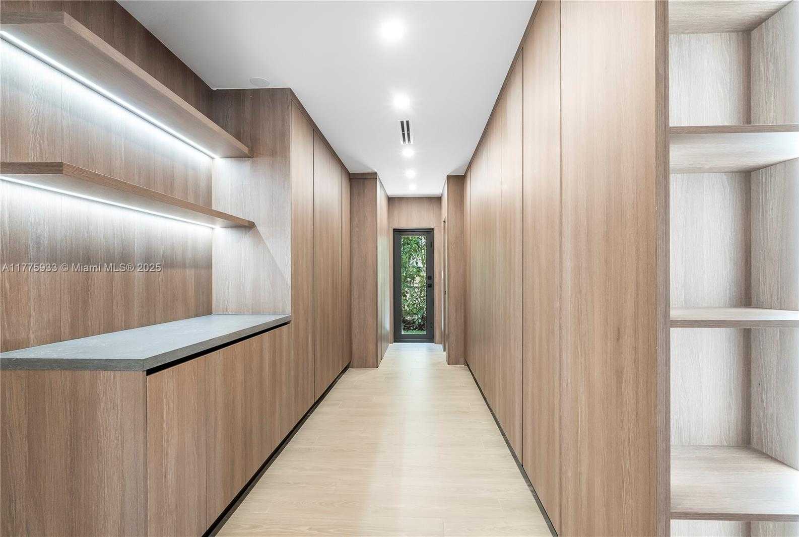 Small Image of 1107 ALFONSO AVE, Coral Gables Number 32