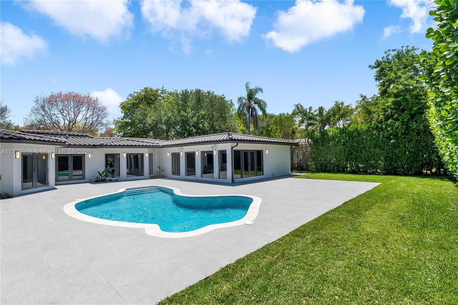 Small Image of 1107 ALFONSO AVE, Coral Gables Number 36