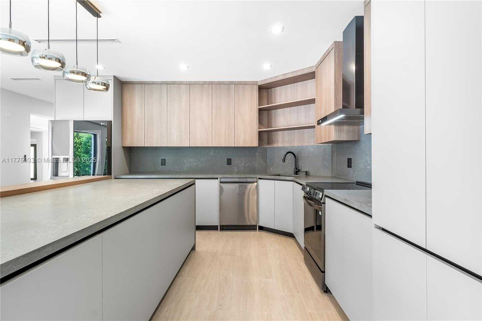 Small Image of 1107 ALFONSO AVE, Coral Gables Number 9