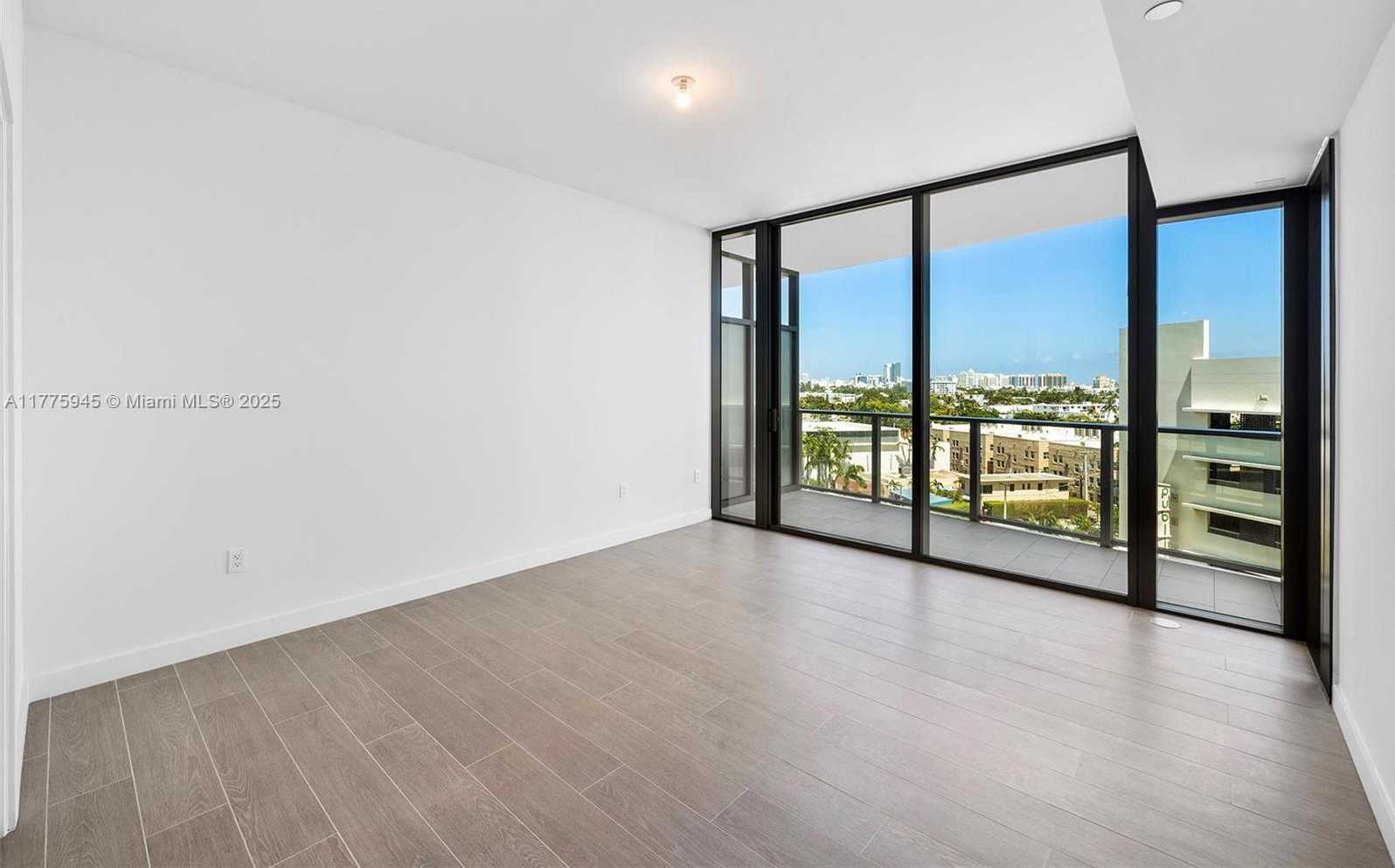 Small Image of 500 ALTON #801, Miami Beach Number 10