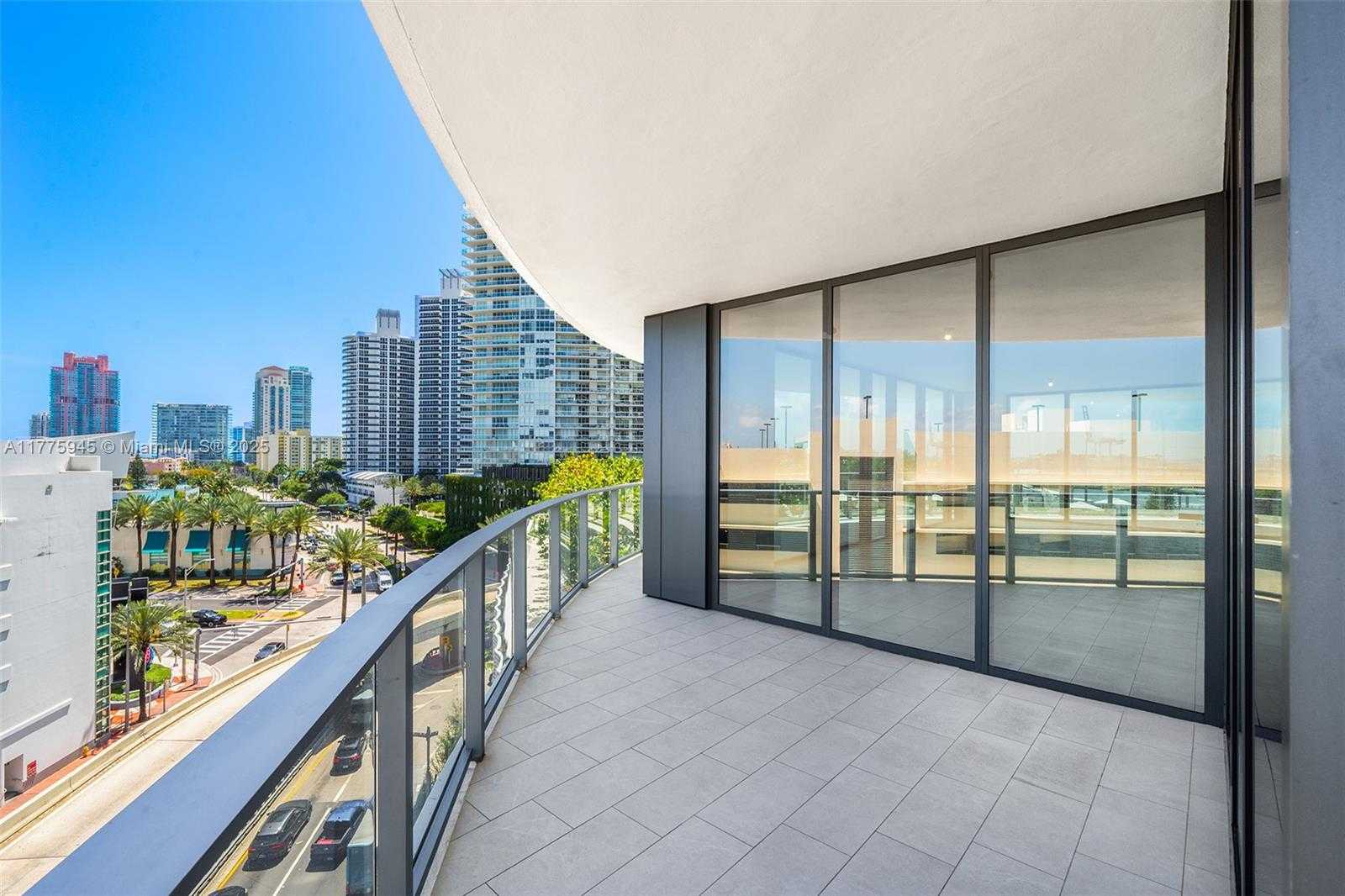 Small Image of 500 ALTON #801, Miami Beach Number 24