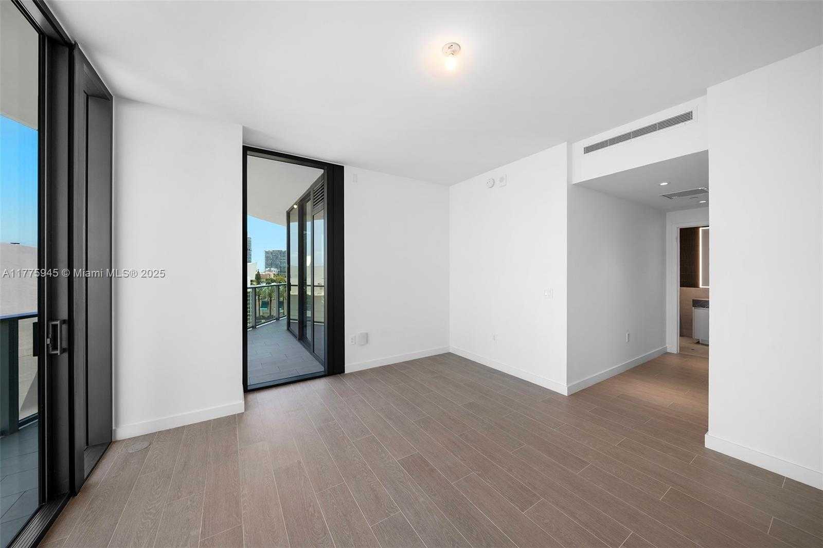 Small Image of 500 ALTON #801, Miami Beach Number 29