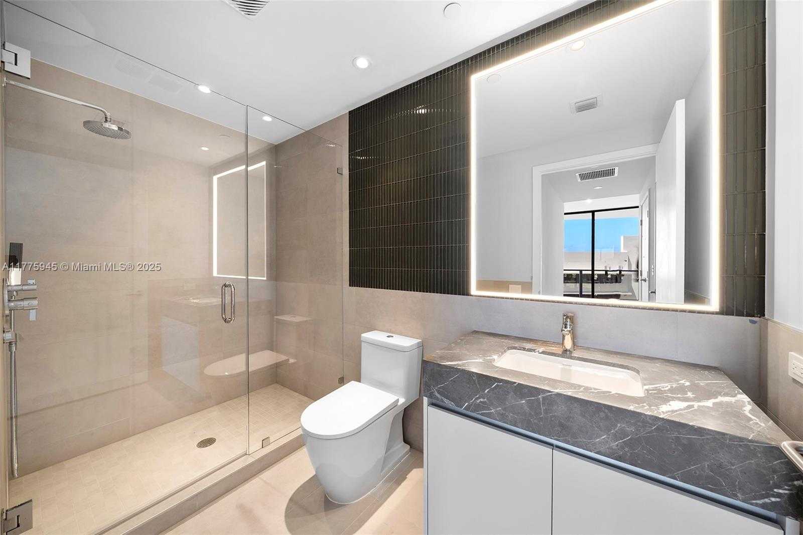 Small Image of 500 ALTON #801, Miami Beach Number 30