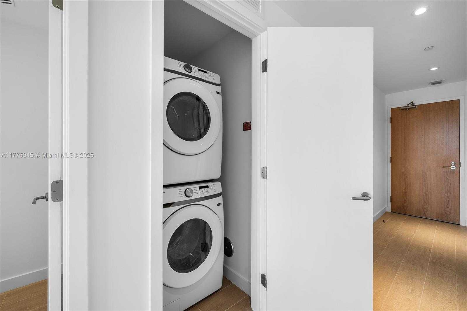 Small Image of 500 ALTON #801, Miami Beach Number 31