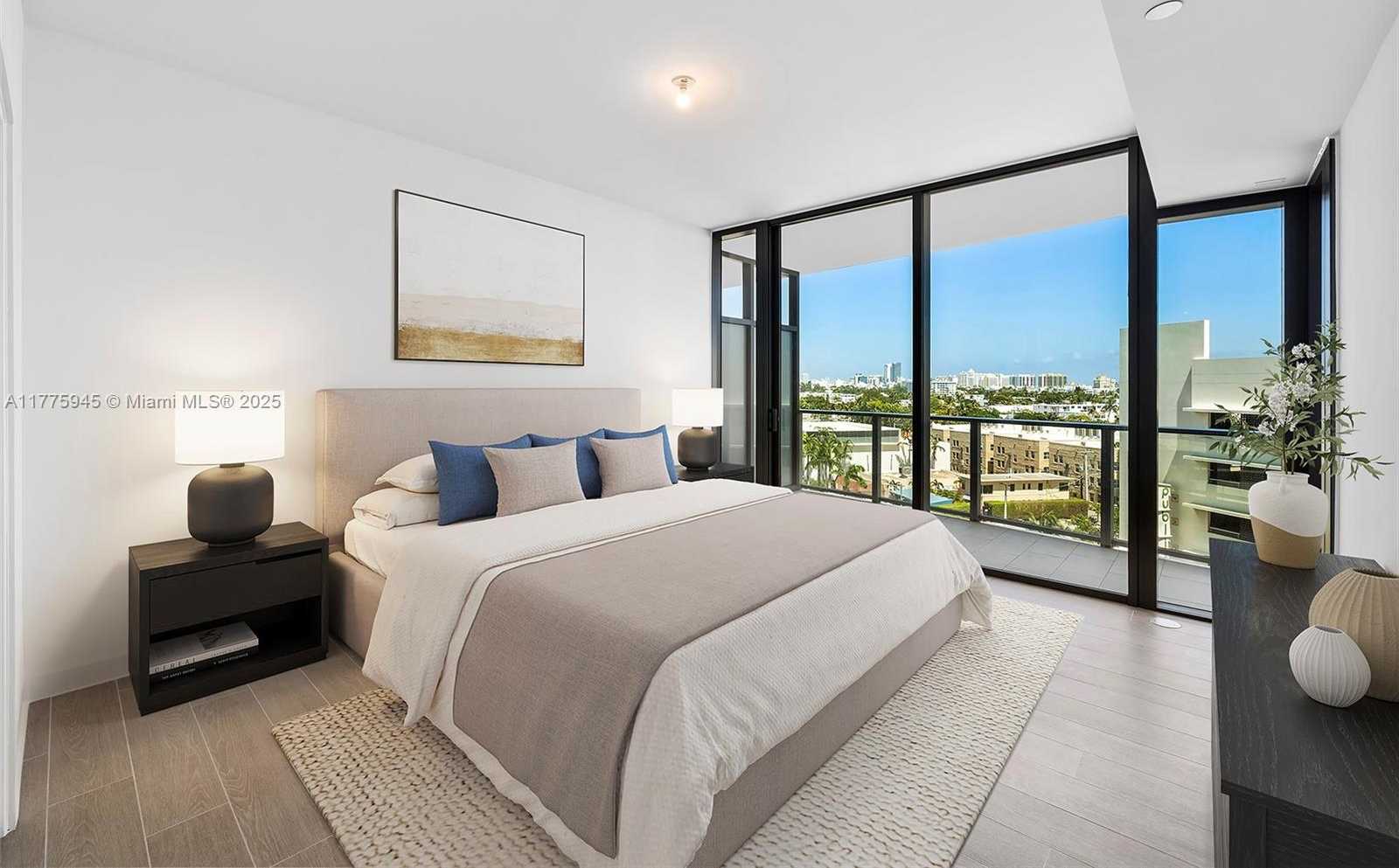 Small Image of 500 ALTON #801, Miami Beach Number 9