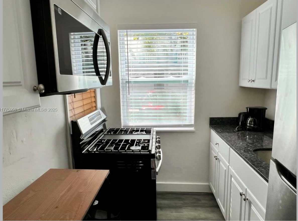 Small Image of 7836 NORTH EAST BAYSHORE CT #2, Miami Number 9