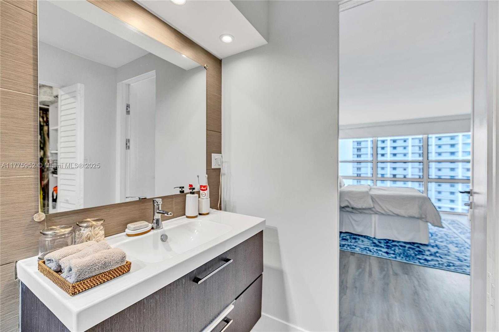 Small Image of 600 NORTH EAST 36TH ST #1723, Miami Number 19