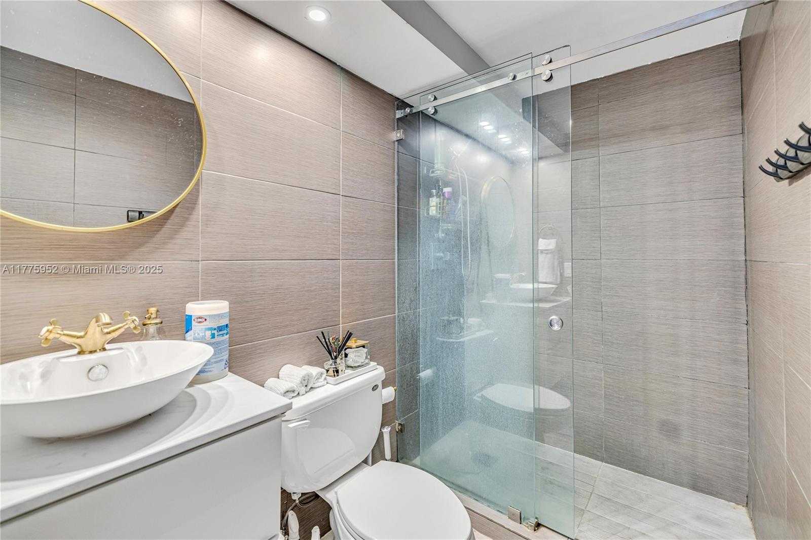 Small Image of 600 NORTH EAST 36TH ST #1723, Miami Number 24