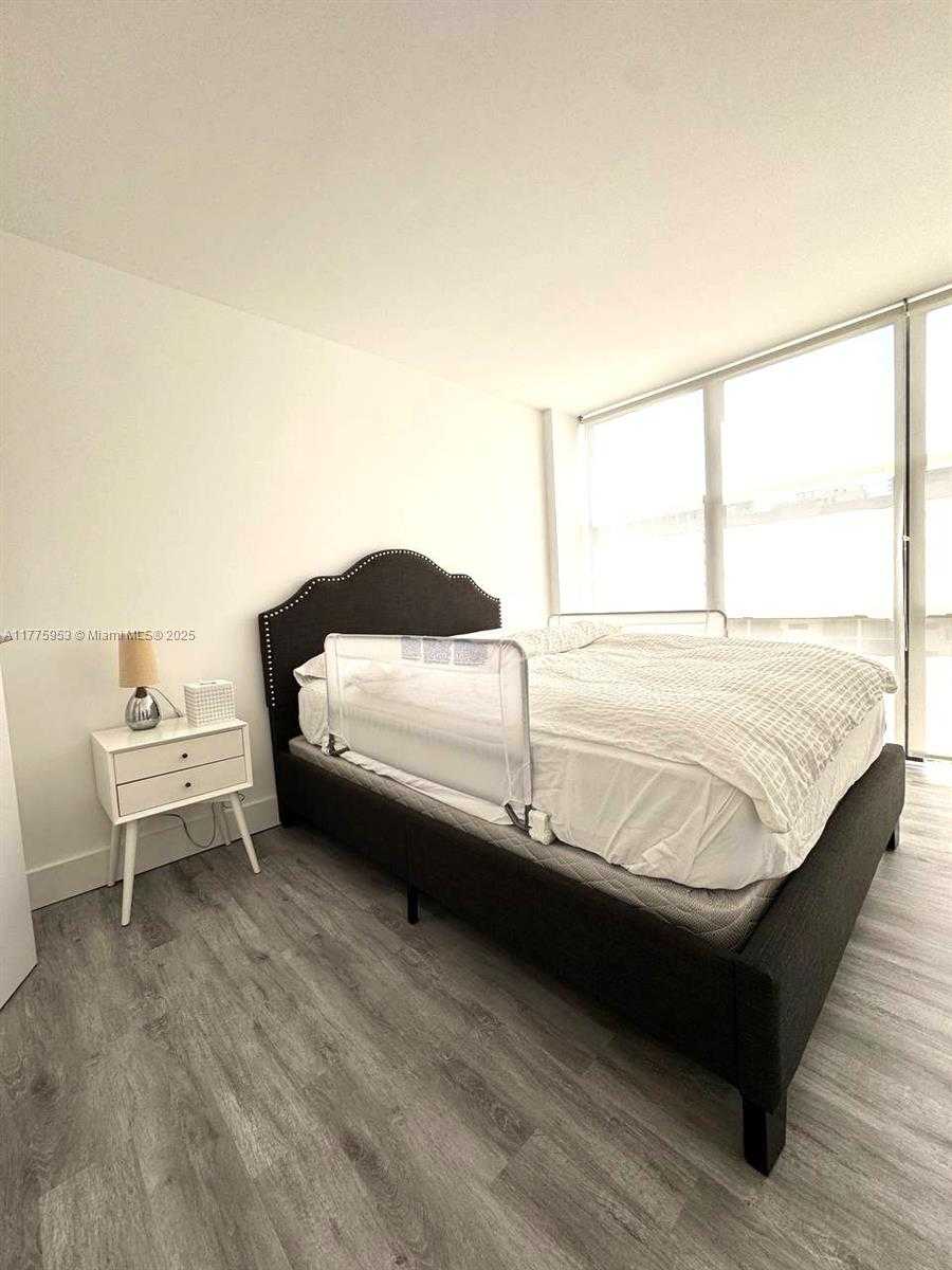 Small Image of 17011 NORTH BAY RD #814, Sunny Isles Beach Number 11