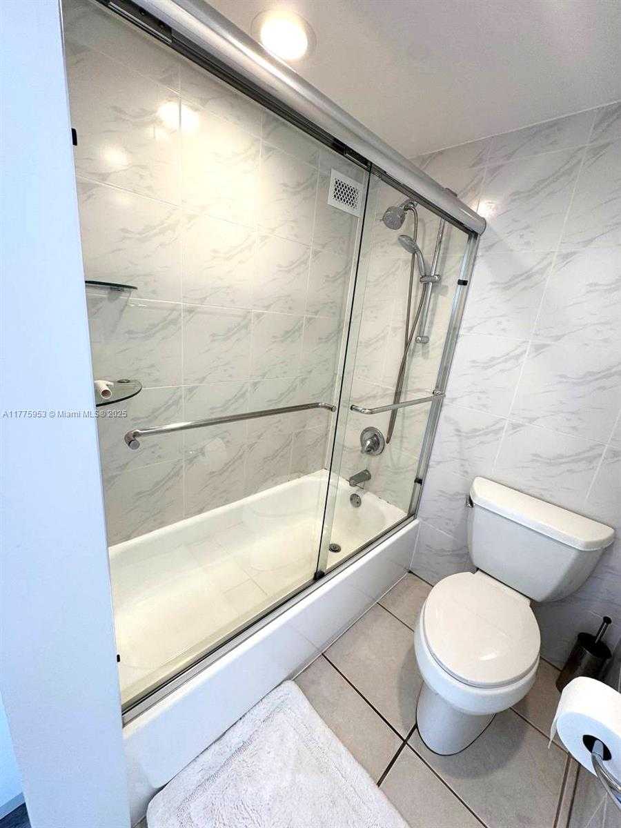 Small Image of 17011 NORTH BAY RD #814, Sunny Isles Beach Number 18