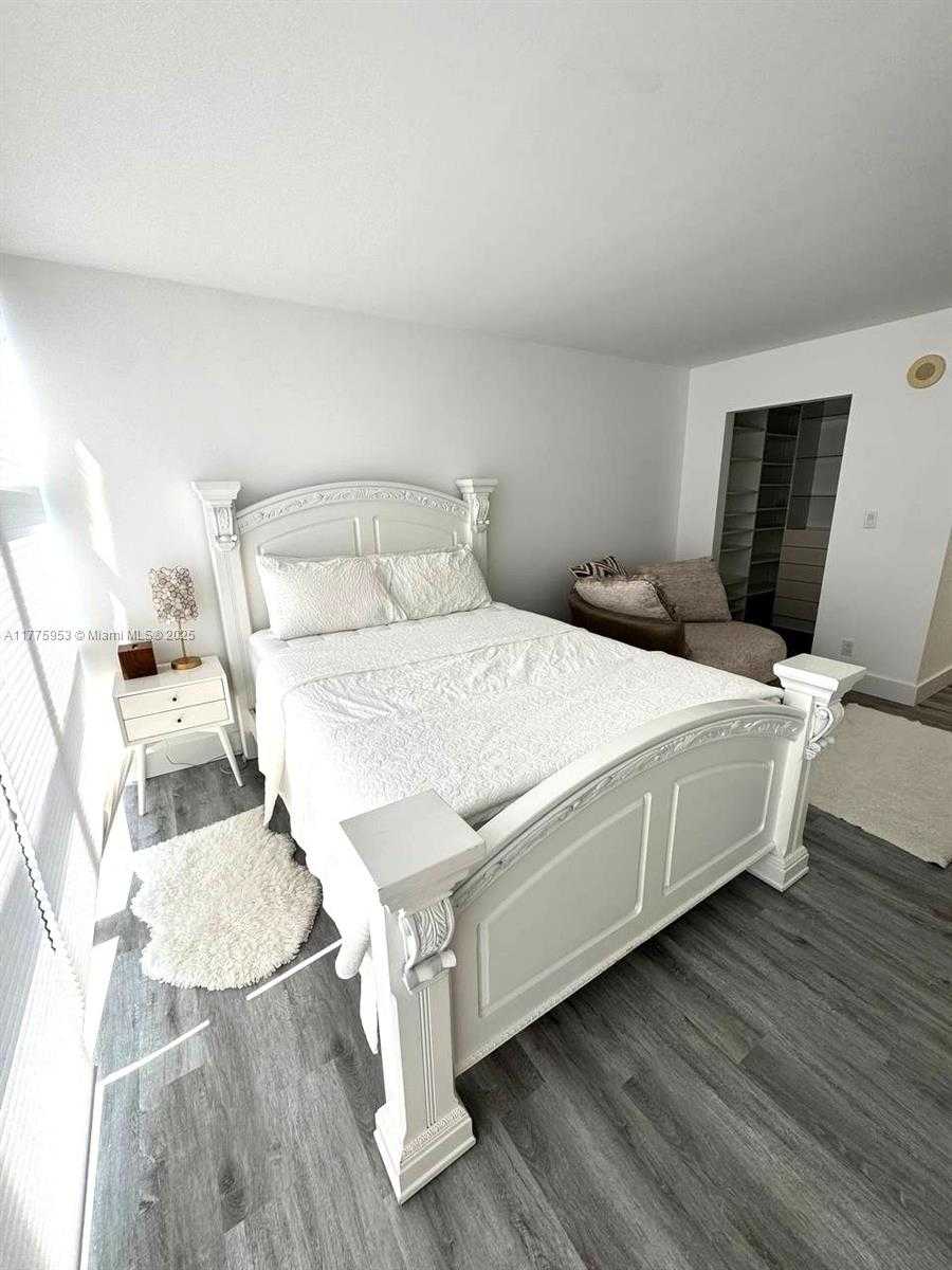 Small Image of 17011 NORTH BAY RD #814, Sunny Isles Beach Number 20