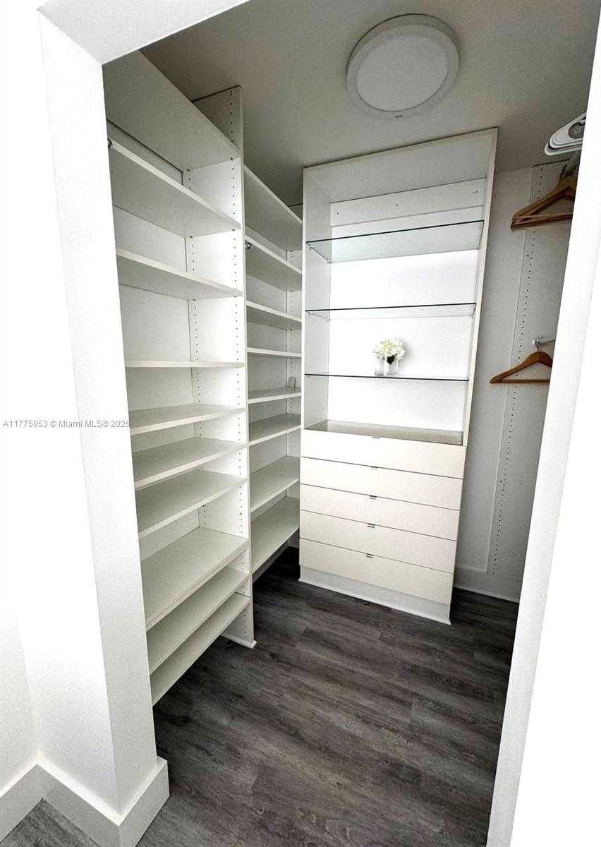 Small Image of 17011 NORTH BAY RD #814, Sunny Isles Beach Number 24