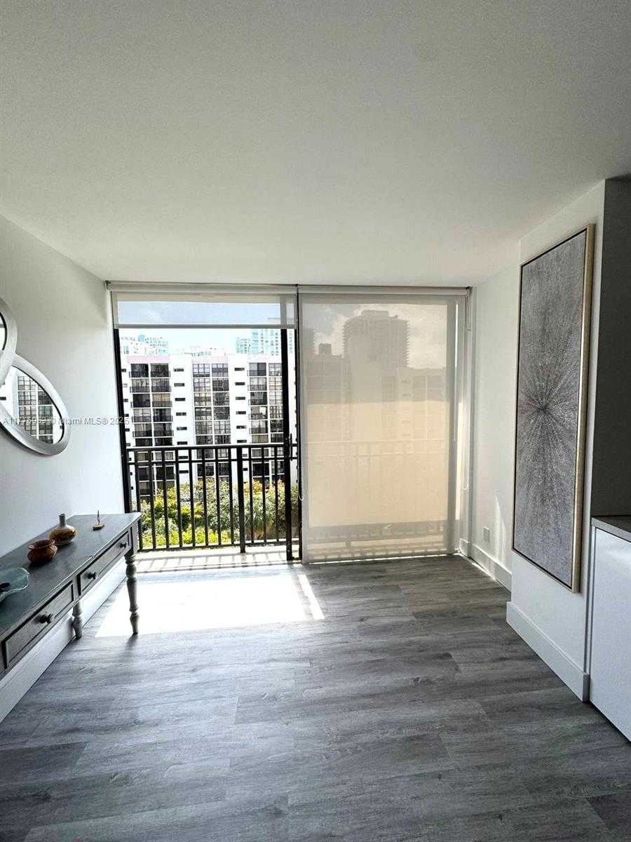 Small Image of 17011 NORTH BAY RD #814, Sunny Isles Beach Number 3