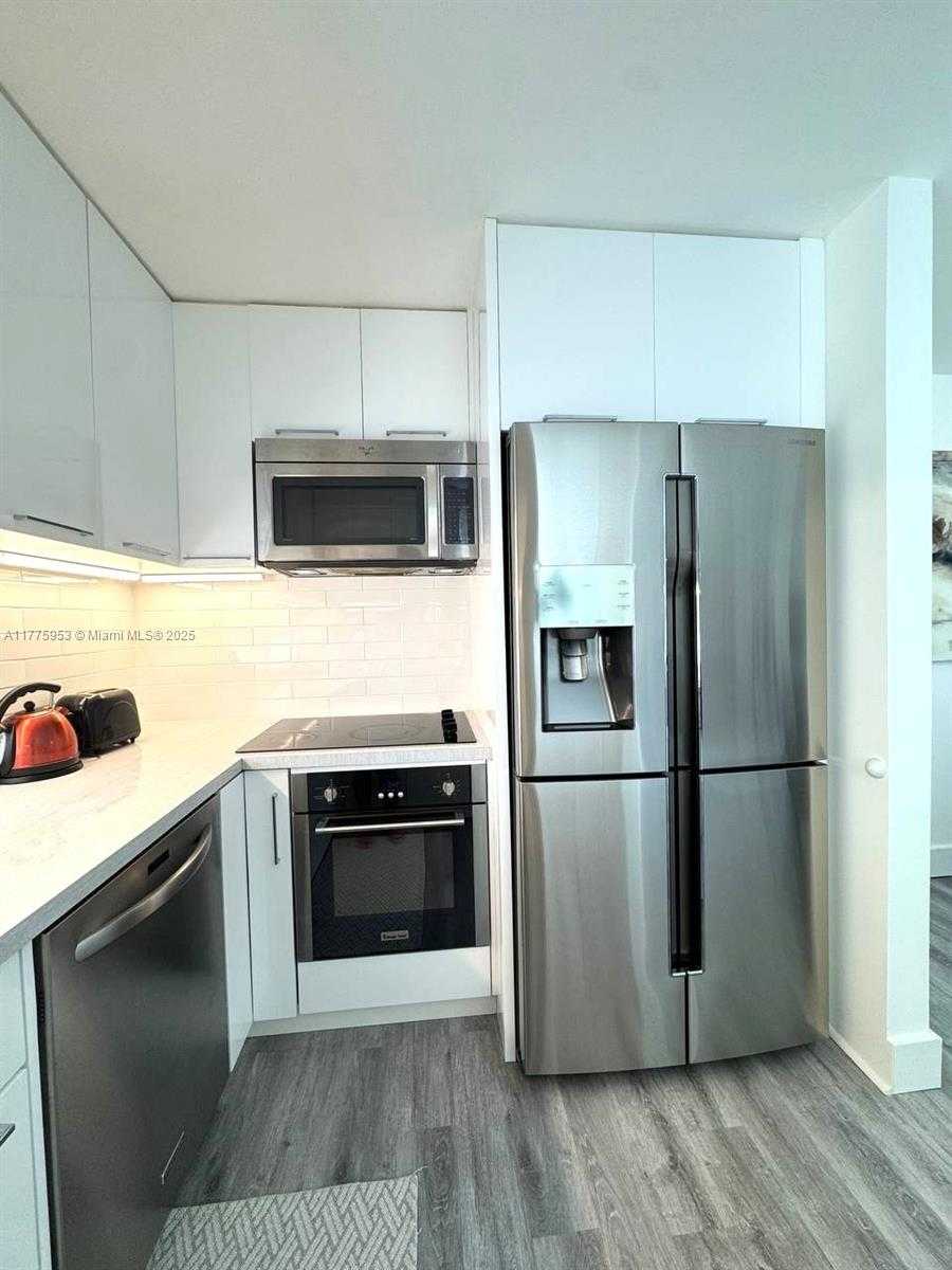 Small Image of 17011 NORTH BAY RD #814, Sunny Isles Beach Number 7