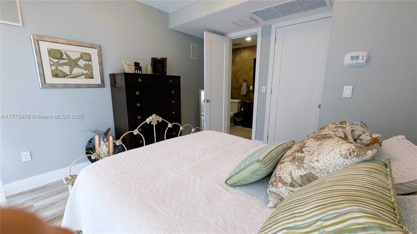 Small Image of 5151 COLLINS AVE #PH C, Miami Beach Number 48