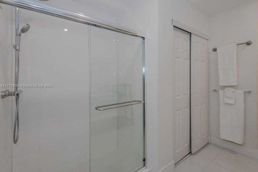 Small Image of 2301 COLLINS AVE #1624, Miami Beach Number 18