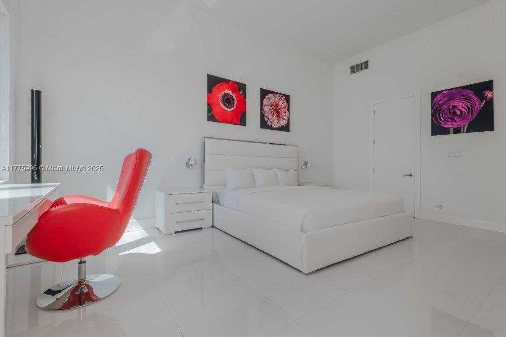 Small Image of 2301 COLLINS AVE #1624, Miami Beach Number 7