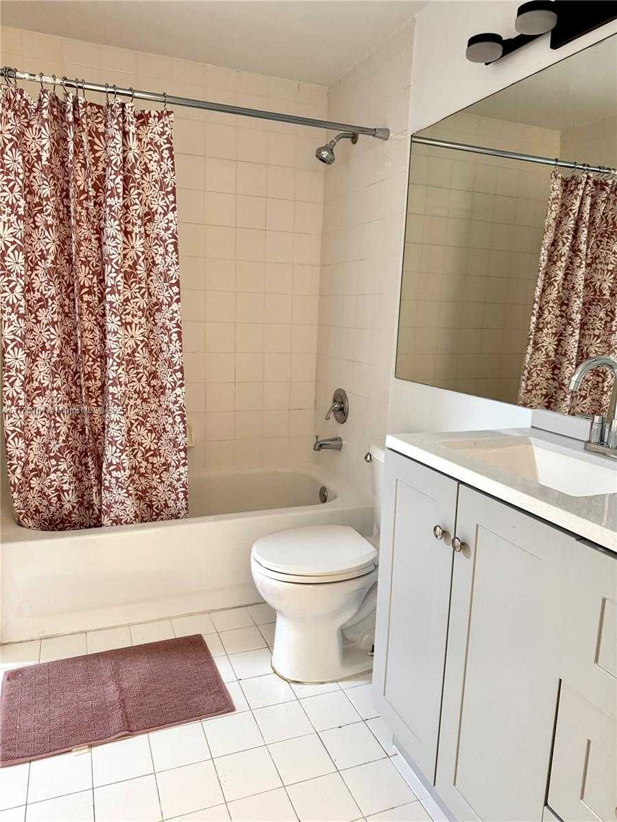 Small Image of 19555 EAST COUNTRY CLUB DR #8108, Aventura Number 14