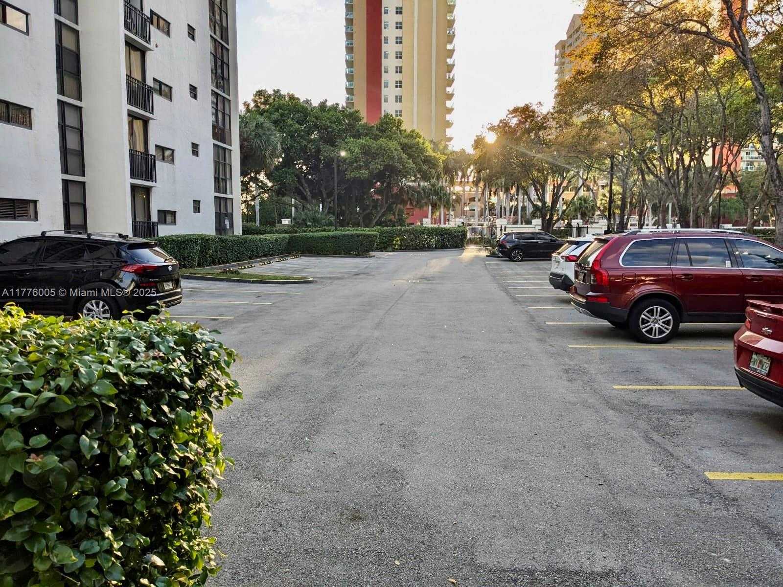 Small Image of 16909 NORTH BAY RD #103, Sunny Isles Beach Number 8