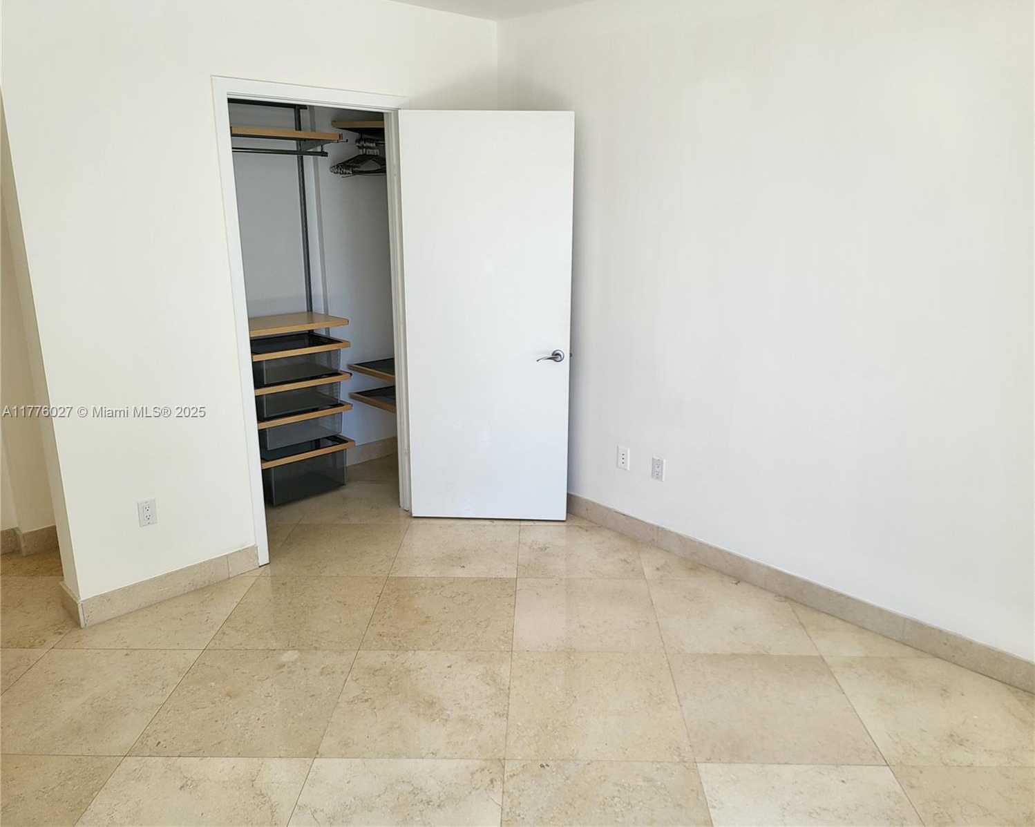 Small Image of 5875 COLLINS AVE #806, Miami Beach Number 17
