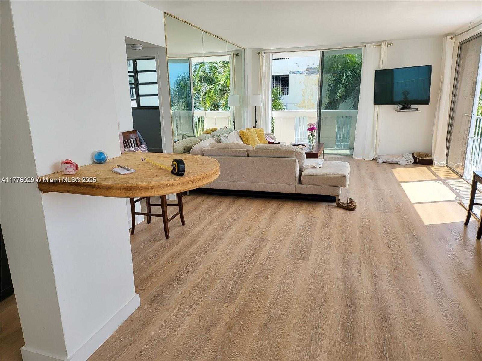 Small Image of 800 WEST #412, Miami Beach Number 10