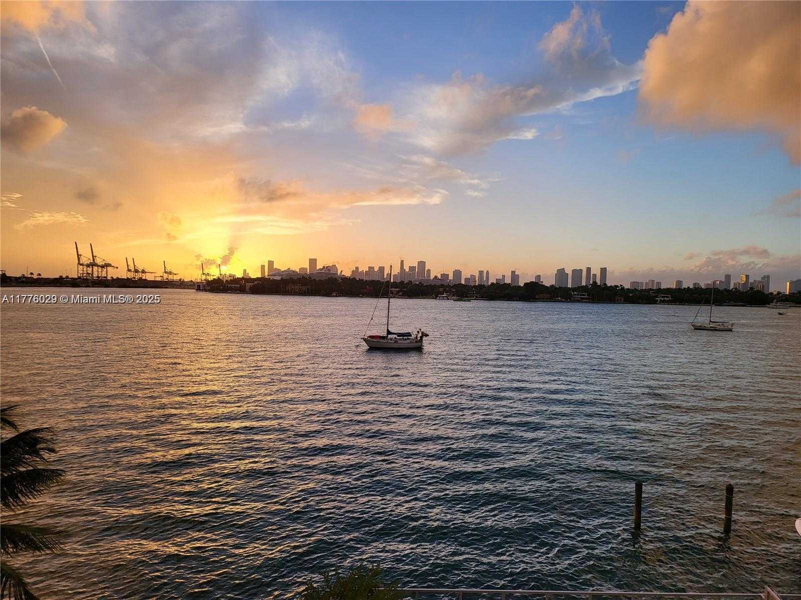 Small Image of 800 WEST #412, Miami Beach Number 2