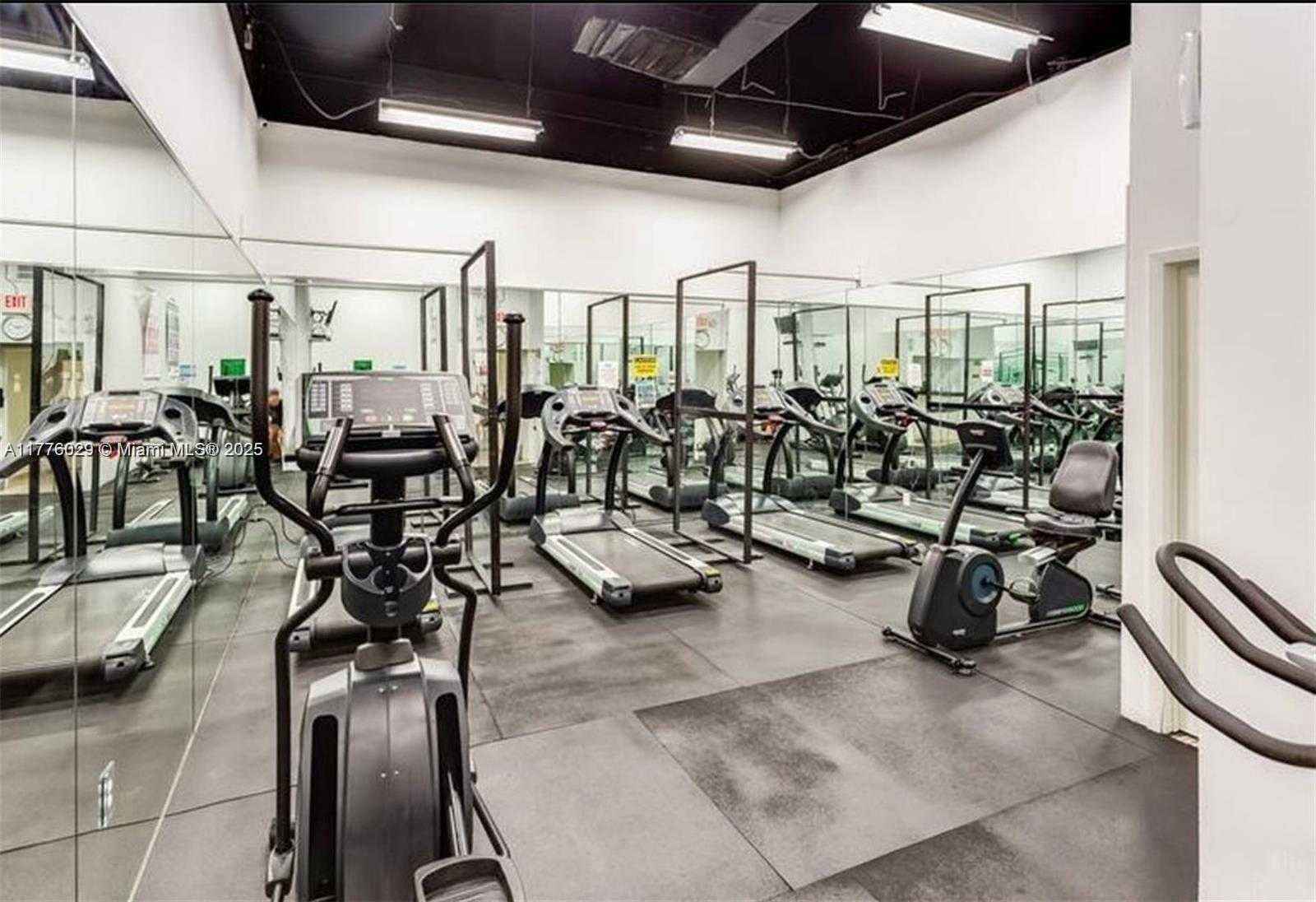 Small Image of 800 WEST #412, Miami Beach Number 21