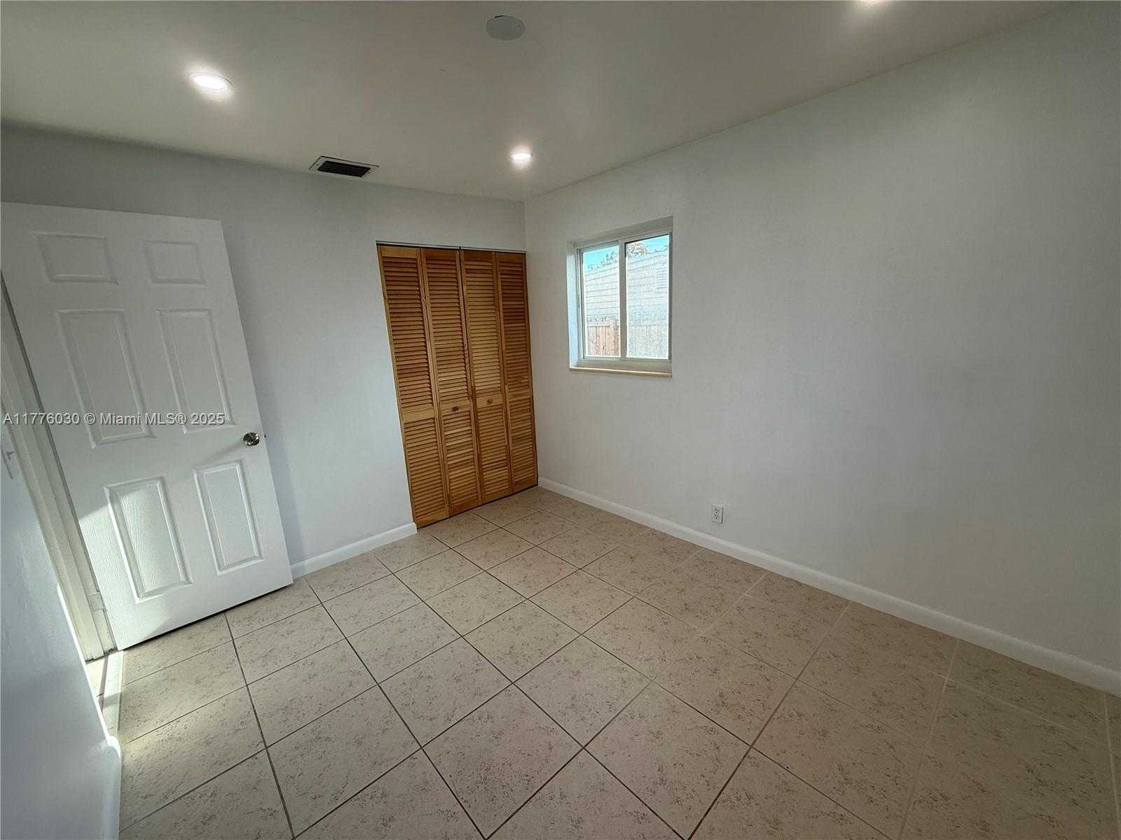 Small Image of 6218 RODMAN ST #1, Hollywood Number 16