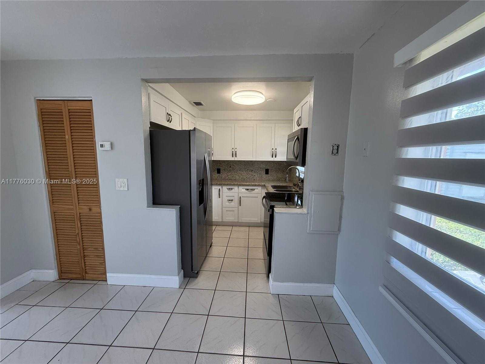 Small Image of 6218 RODMAN ST #1, Hollywood Number 6