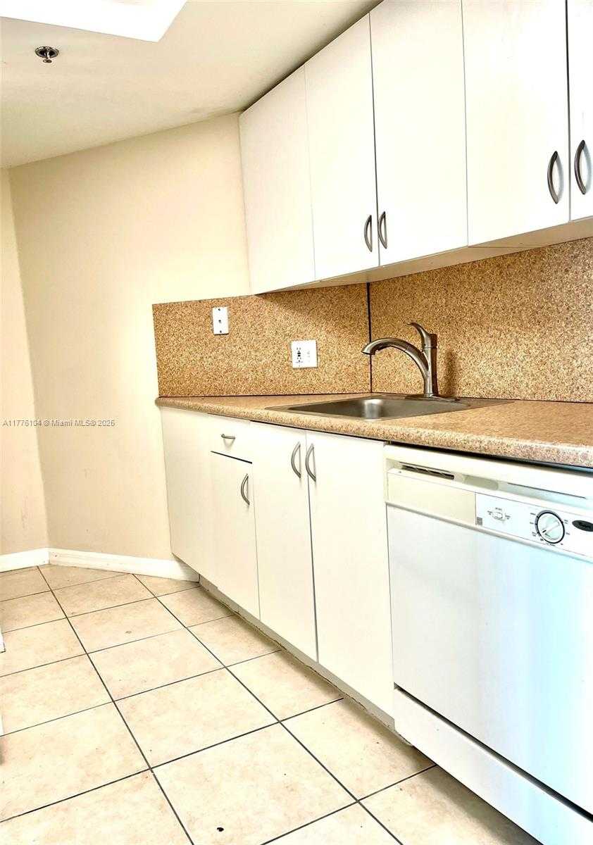 Small Image of 2415 NORTH WEST 16TH STREET RD #514, Miami Number 4