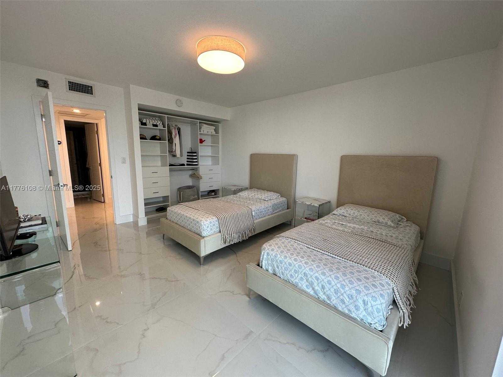 Small Image of 100 BAYVIEW DR #515, Sunny Isles Beach Number 13