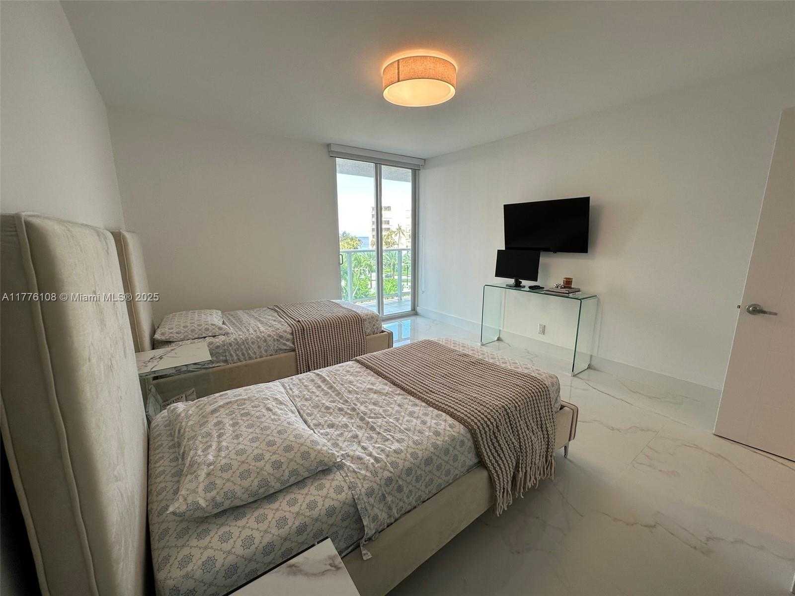 Small Image of 100 BAYVIEW DR #515, Sunny Isles Beach Number 14