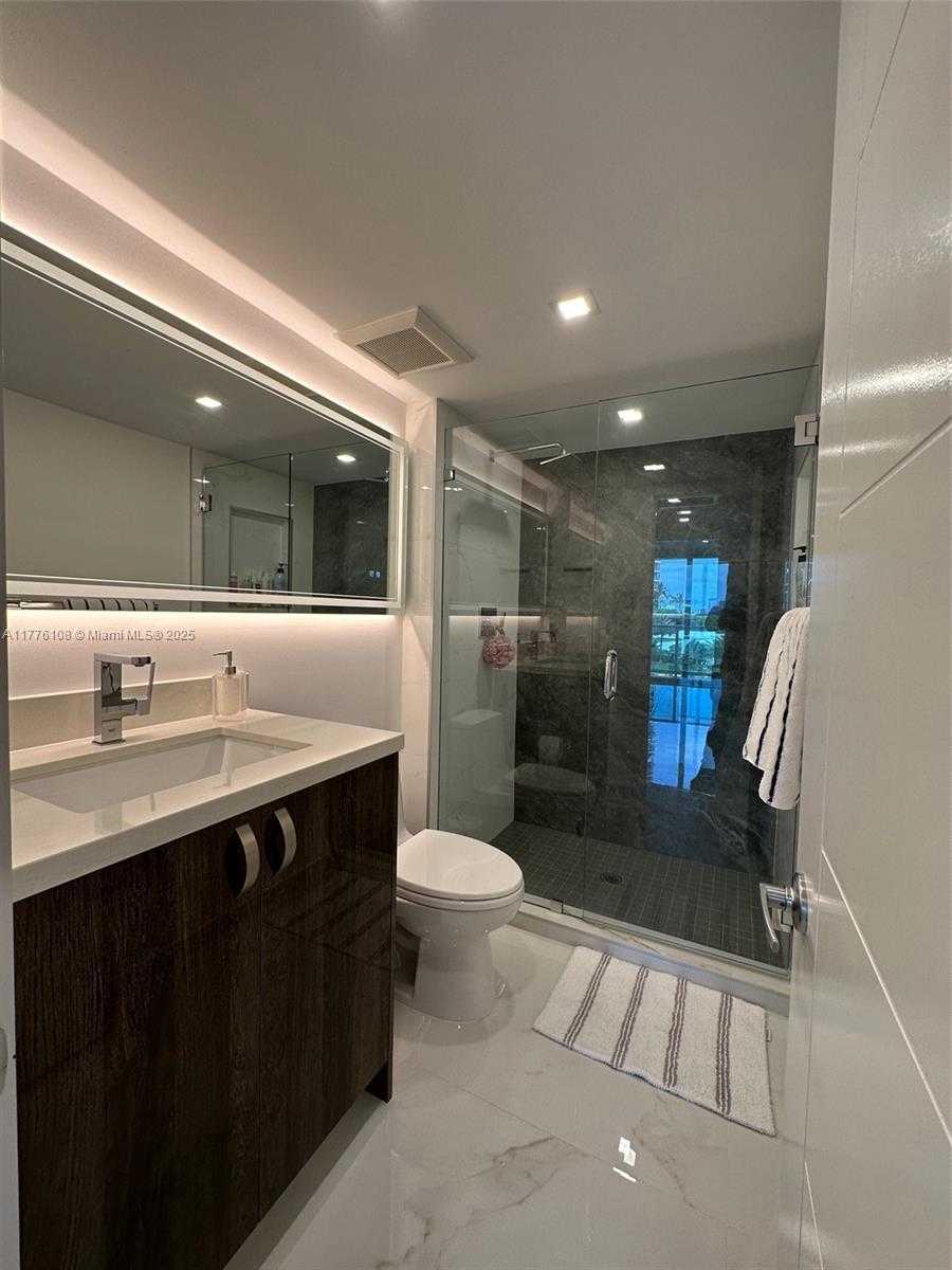 Small Image of 100 BAYVIEW DR #515, Sunny Isles Beach Number 15