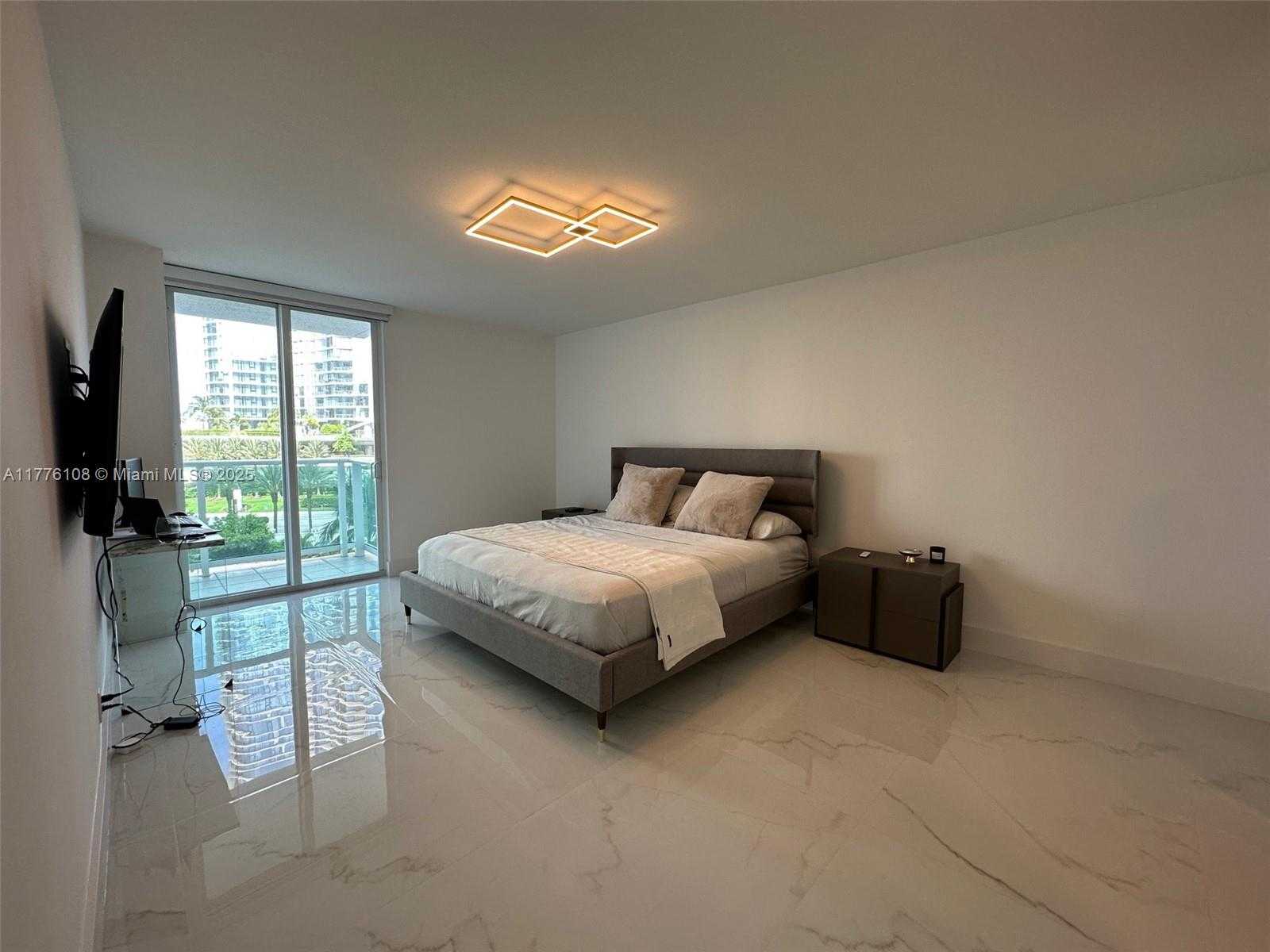 Small Image of 100 BAYVIEW DR #515, Sunny Isles Beach Number 17