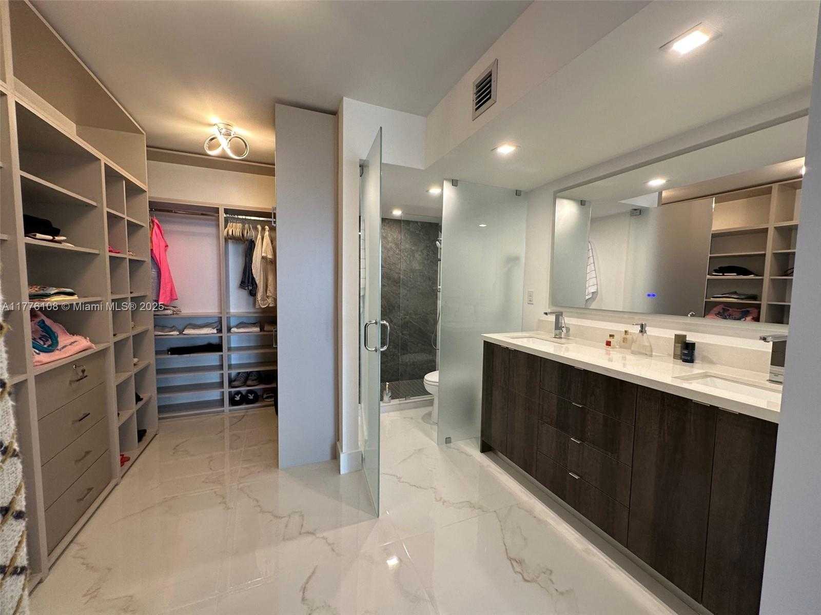 Small Image of 100 BAYVIEW DR #515, Sunny Isles Beach Number 22