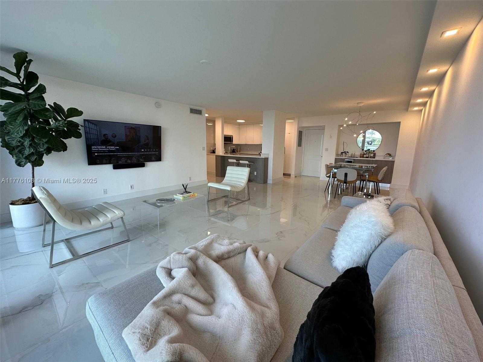 Small Image of 100 BAYVIEW DR #515, Sunny Isles Beach Number 5