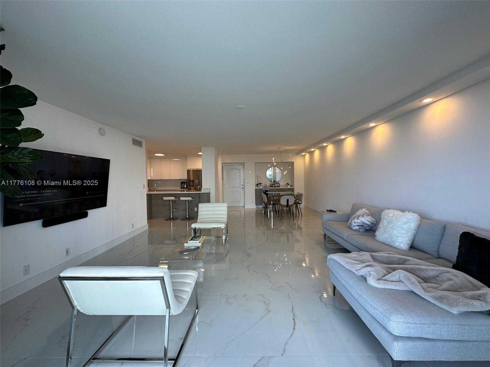 Small Image of 100 BAYVIEW DR #515, Sunny Isles Beach Number 6