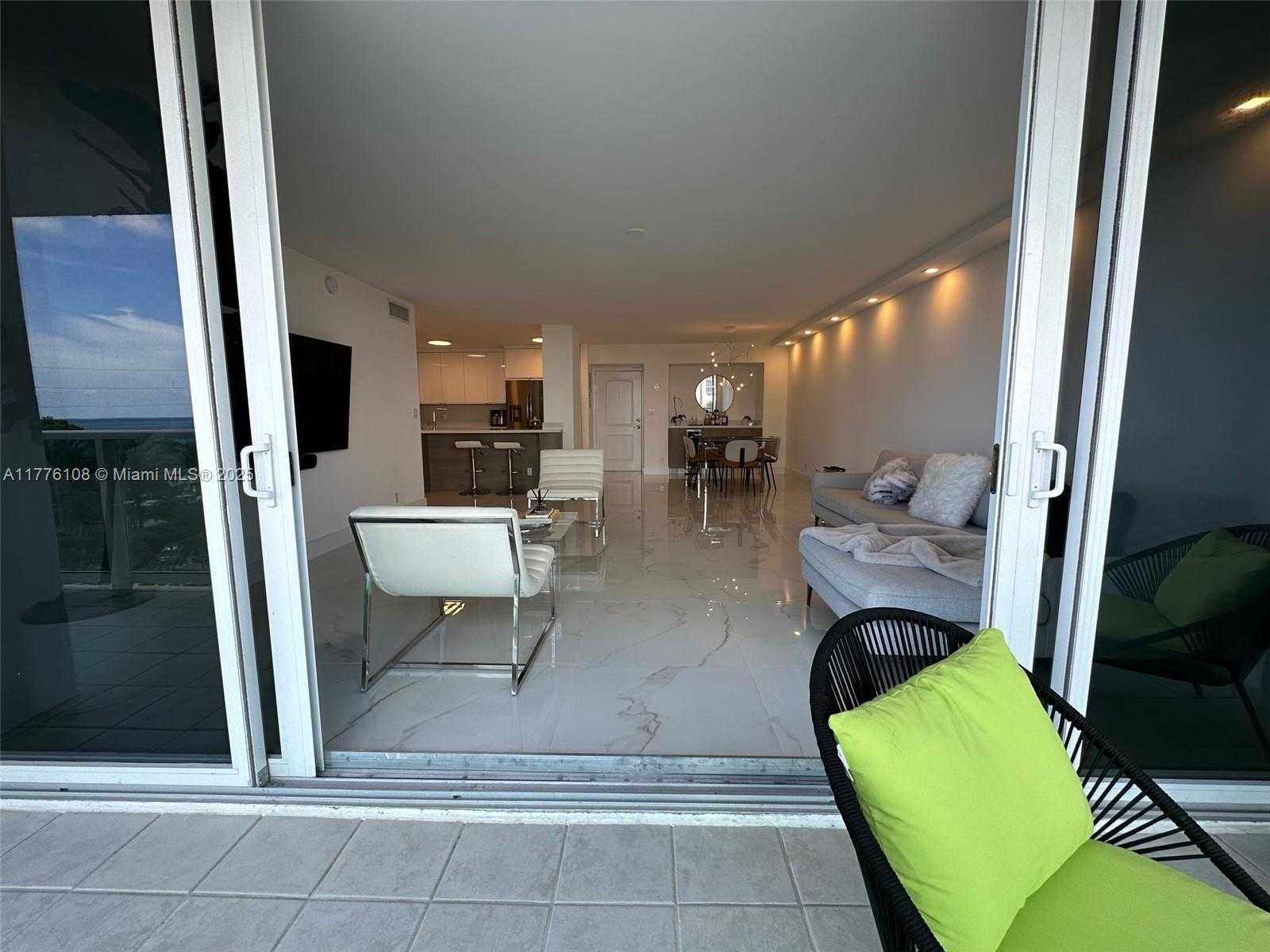 Small Image of 100 BAYVIEW DR #515, Sunny Isles Beach Number 7