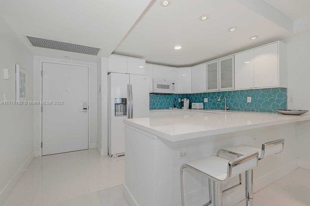 Small Image of 2301 COLLINS AVE #1424, Miami Beach Number 11