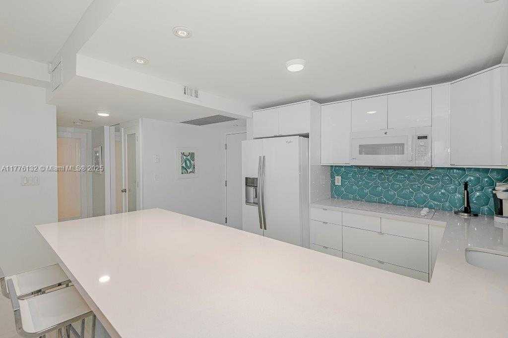 Small Image of 2301 COLLINS AVE #1424, Miami Beach Number 12