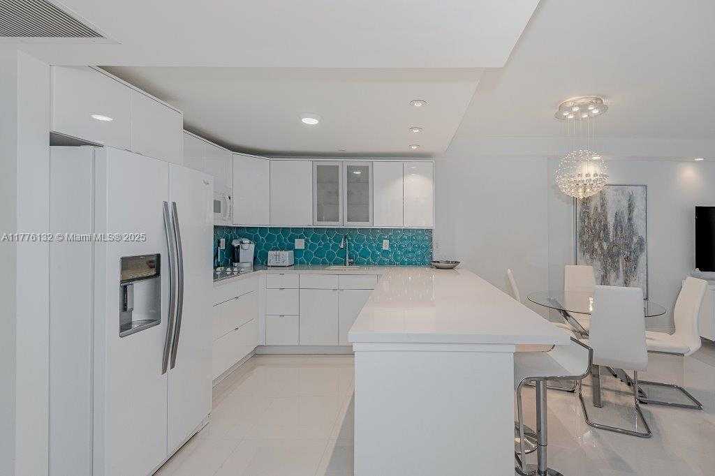 Small Image of 2301 COLLINS AVE #1424, Miami Beach Number 13